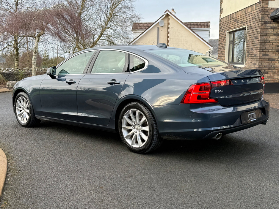 2019 Volvo S90 D4 190hp Momentum Geartronic