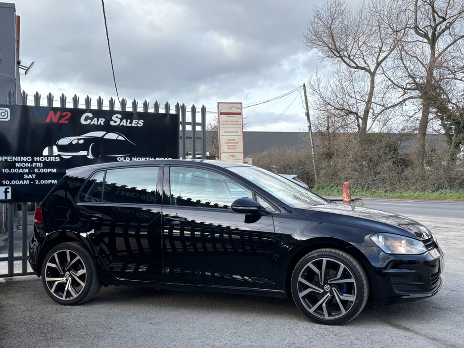 2013 Volkswagen Golf - image 9