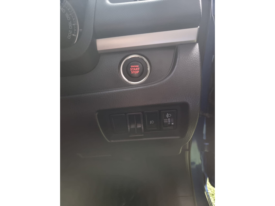 2012 Suzuki Swift - image 14