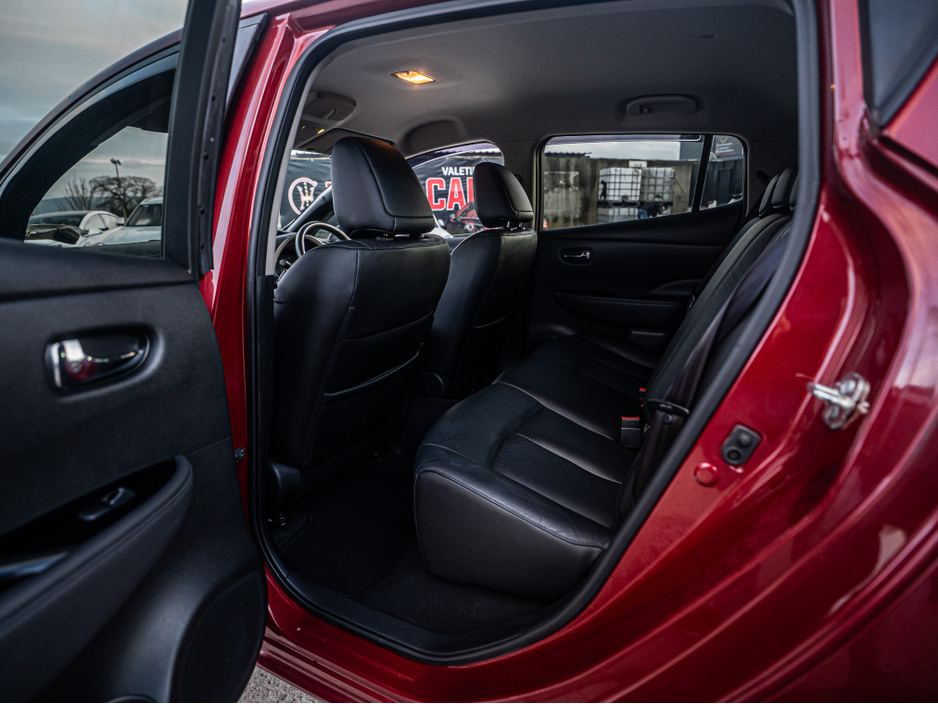 2016 Nissan Leaf - image 33