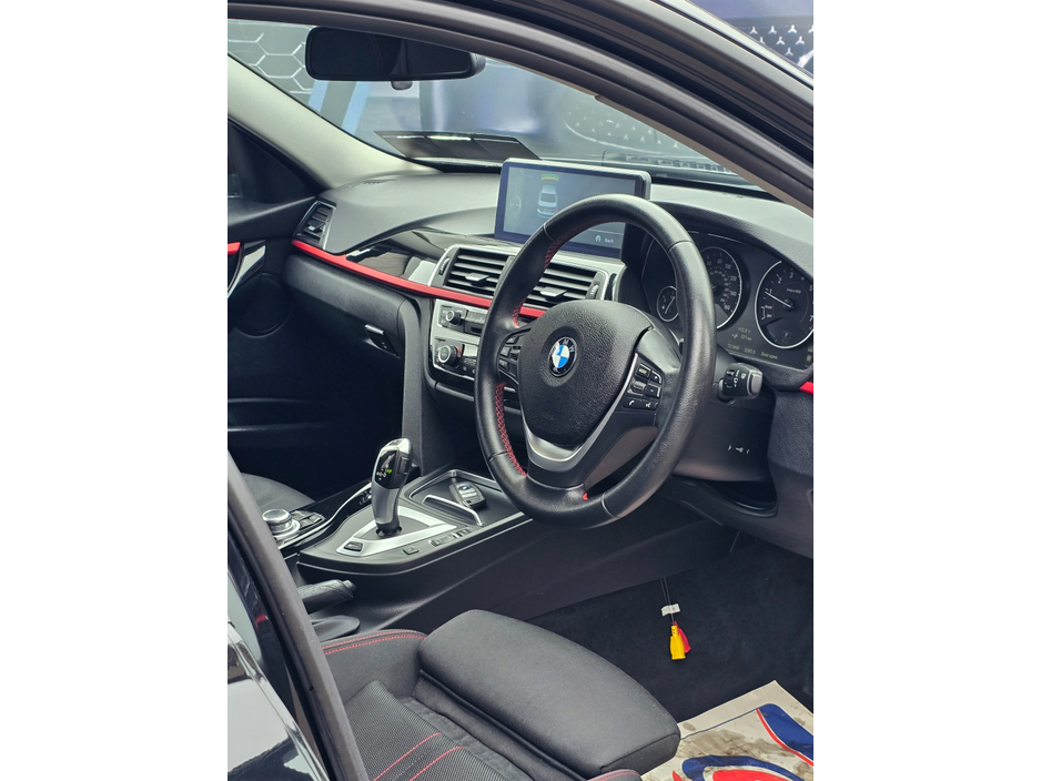 2016 BMW 3 Series - image 23