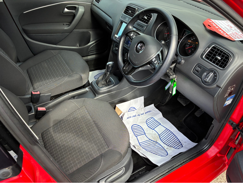 2014 Volkswagen Polo - image 6