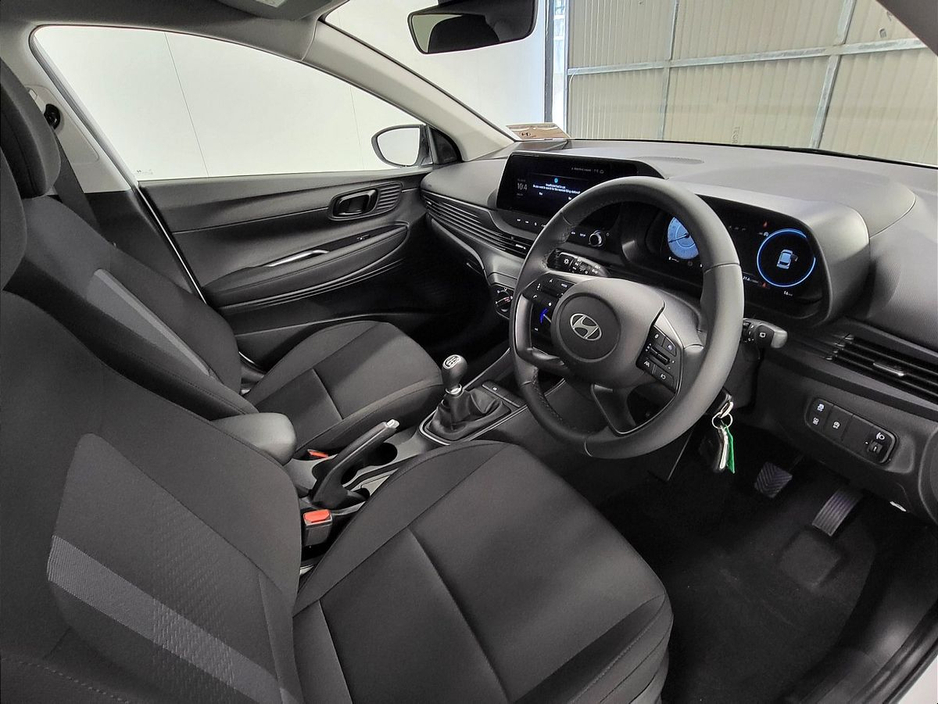 2025 Hyundai i20 - image 6