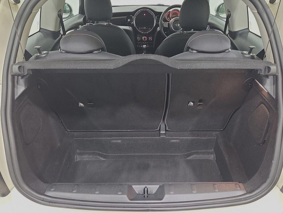 2021 MINI Hatch - image 13