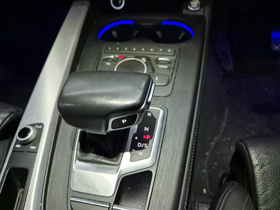 2019 Audi A4 - image 12