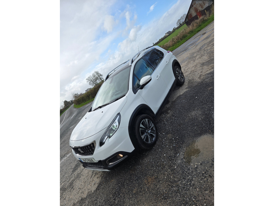 2019 Peugeot 2008 - image 3