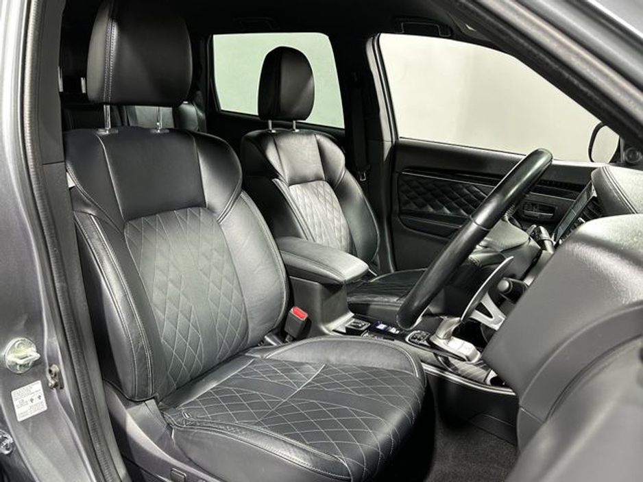 2020 Mitsubishi Outlander Phev Instyle 4