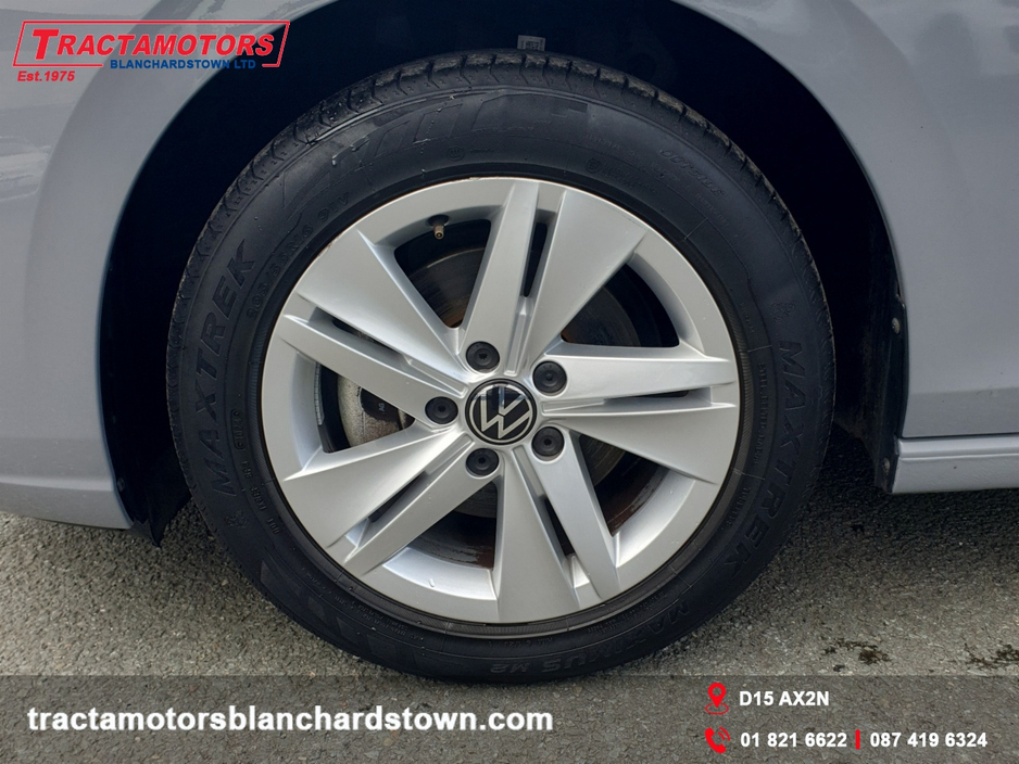 2024 Volkswagen Golf - image 8