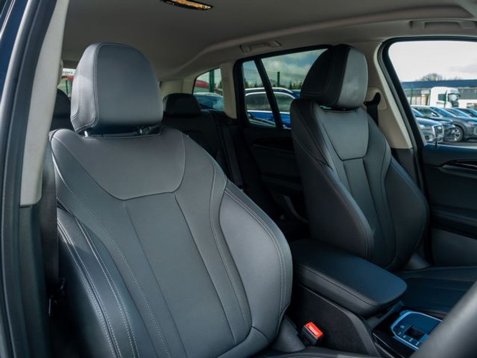 2023 BMW X3 - image 13