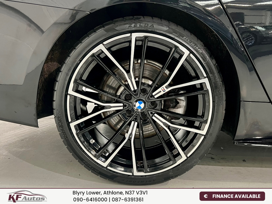 2019 BMW 5 Series - image 10