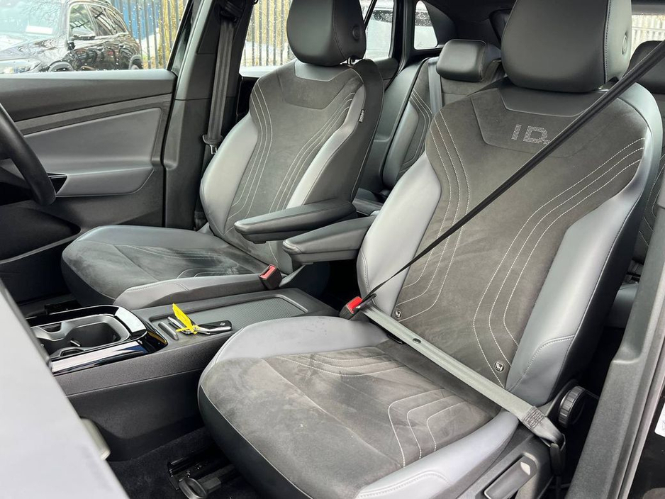 2023 Volkswagen ID.4 - image 6