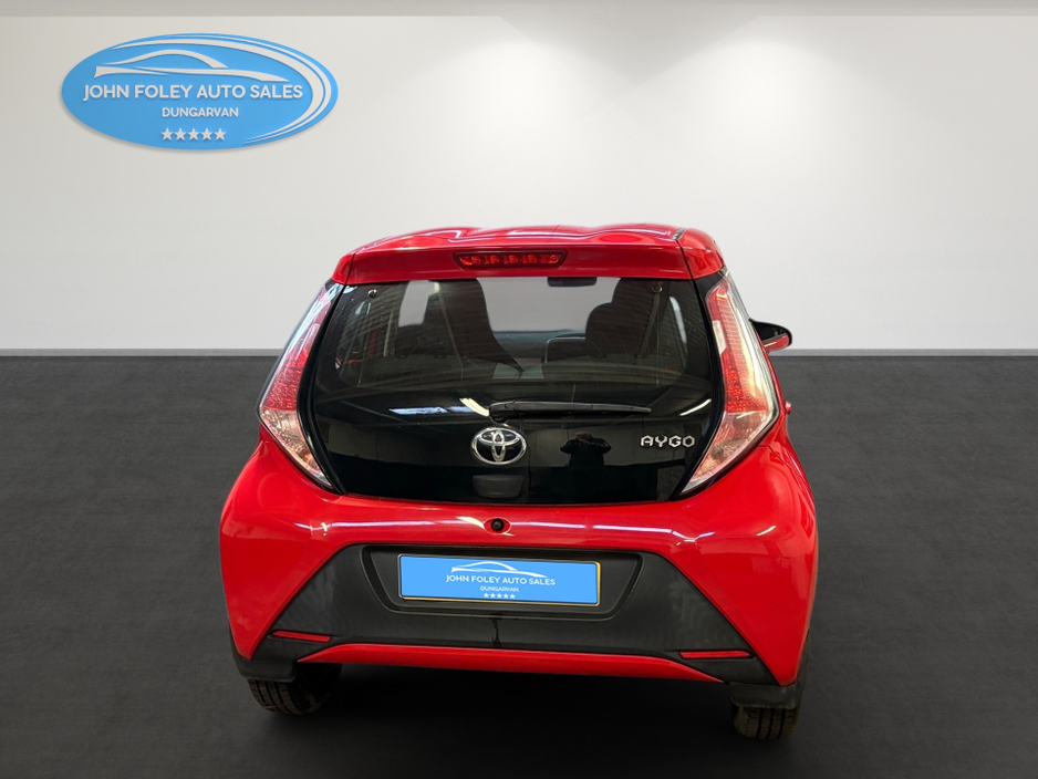 2015 Toyota Aygo X-PLAY VVT-I €7,995