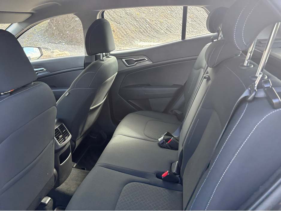 2024 Kia Sportage - image 16
