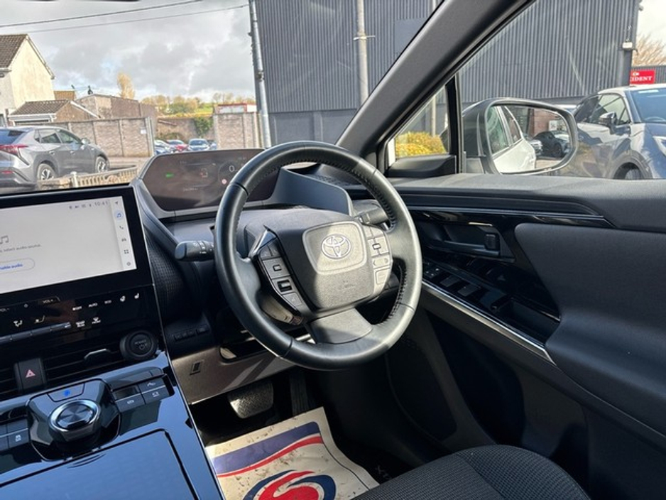 2022 Toyota bZ4X - image 9