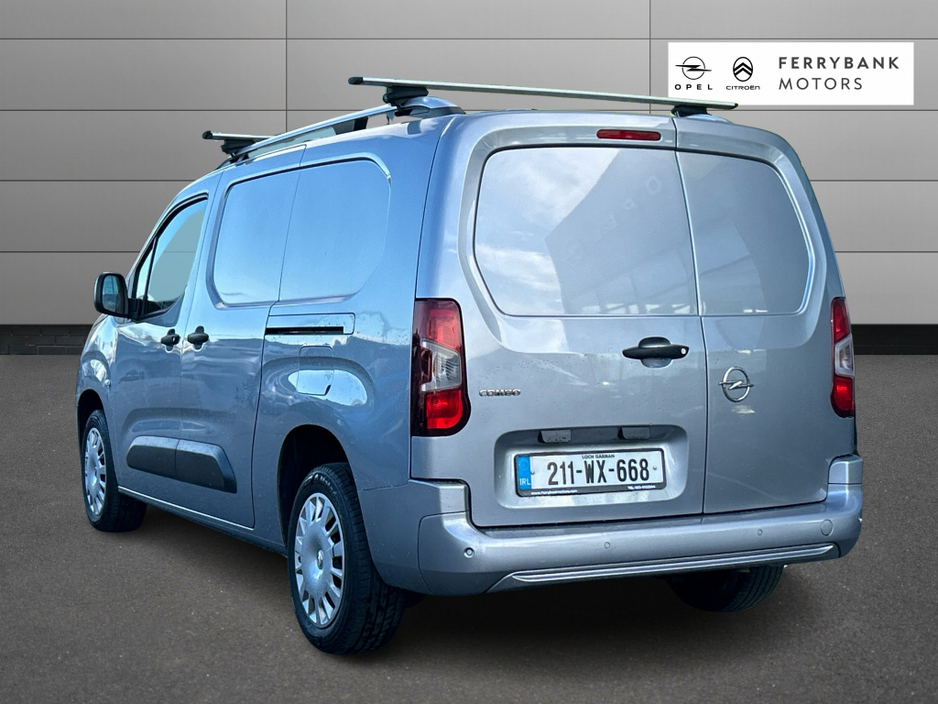2021 Opel Combo - image 2