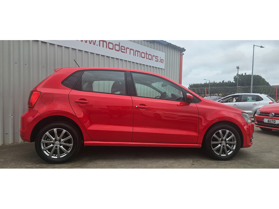 2015 Volkswagen Polo - image 6