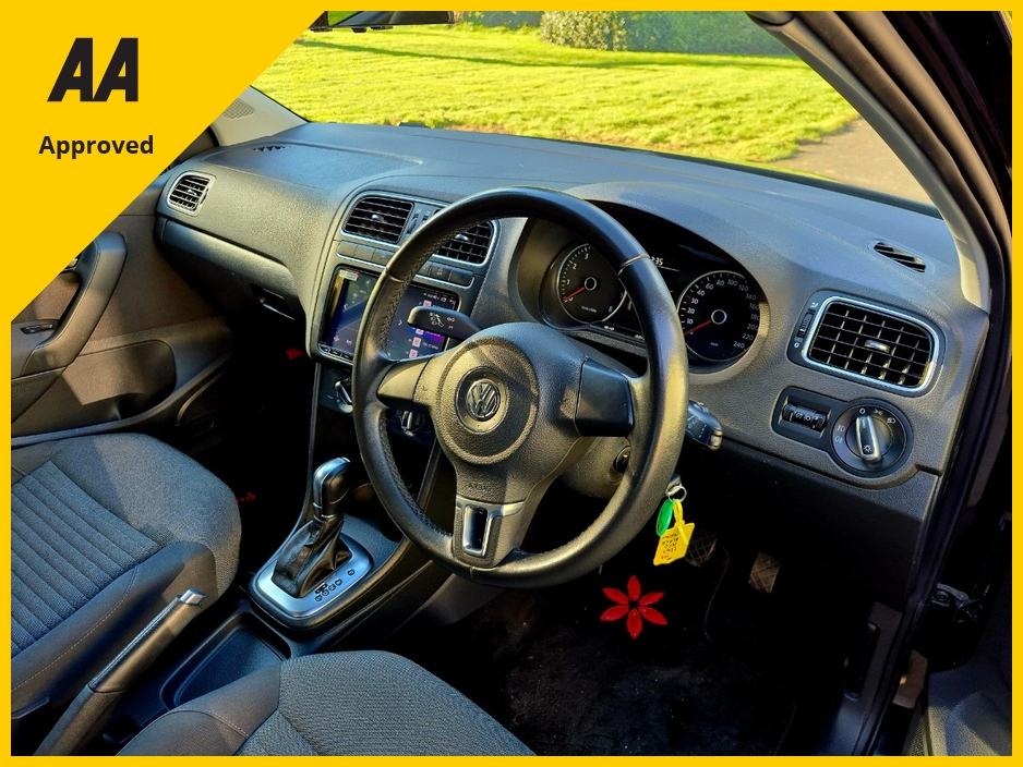 2014 Volkswagen Polo - image 24