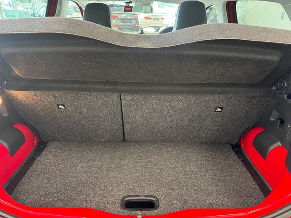 2017 Volkswagen up! - image 18