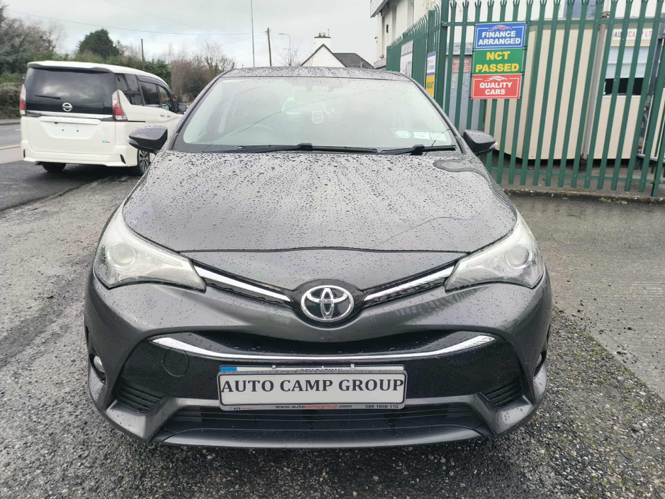 2017 Toyota Avensis - image 2