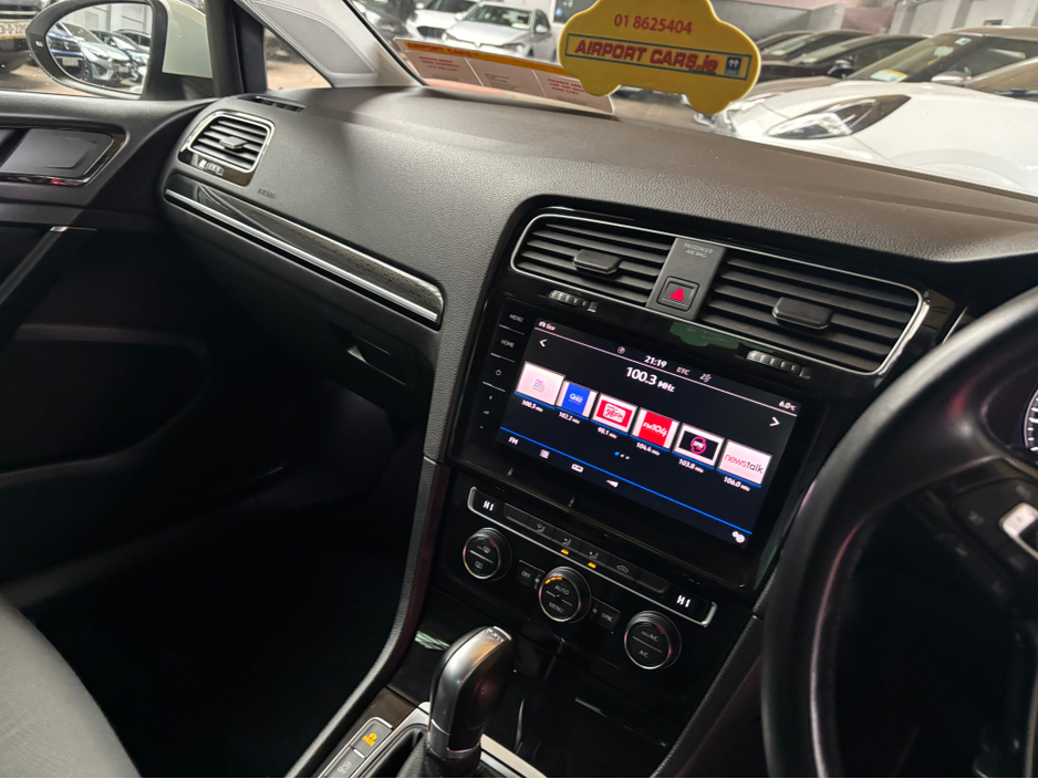 2018 Volkswagen Golf - image 8