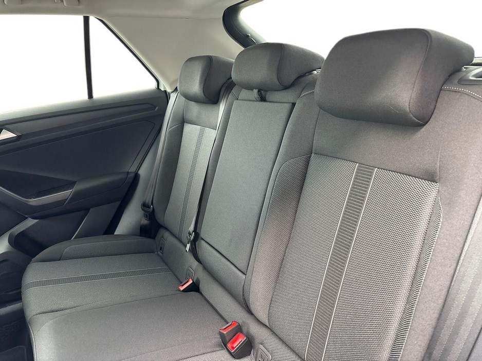 2026 Volkswagen T-Roc - image 11