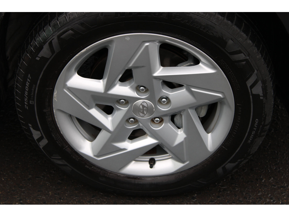 2023 Hyundai Kona - image 10