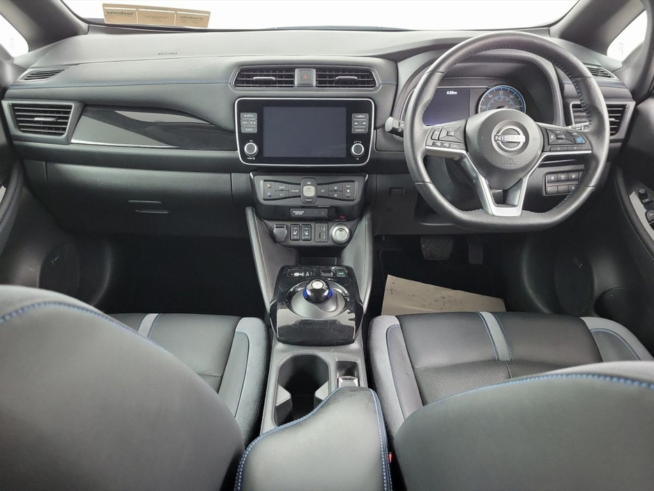 2024 Nissan Leaf - image 3