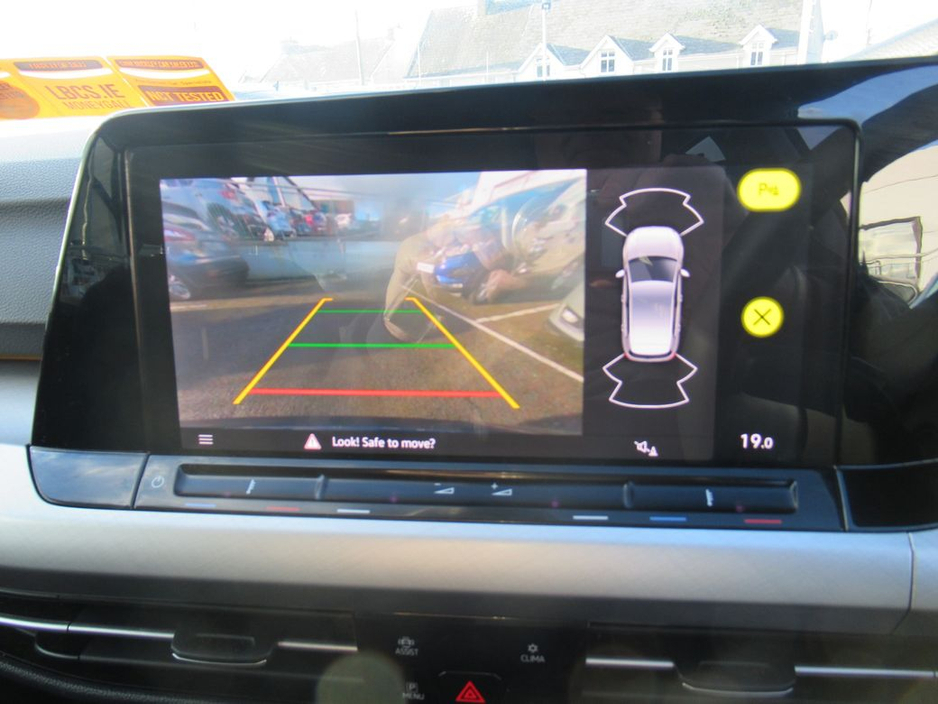 2024 Volkswagen Golf Life 2.0 TDI 115HP 5DR €30,940