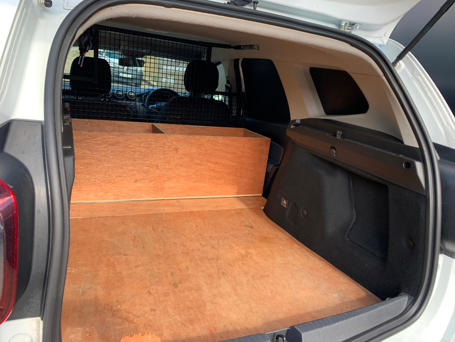 2019 Dacia Duster - image 9