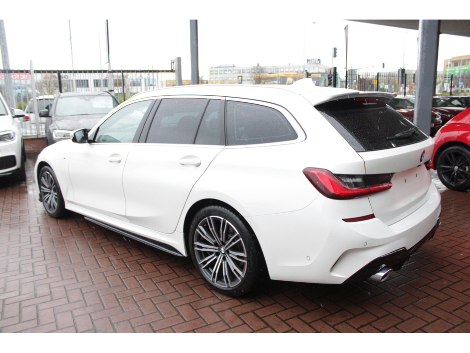 2020 BMW 3 Series - image 6