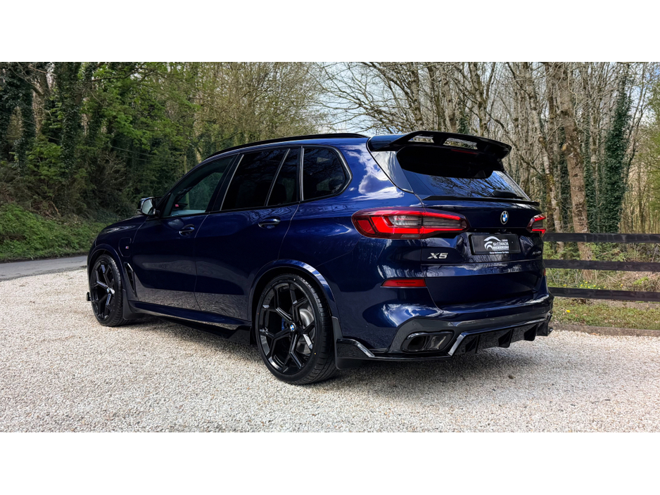 2020 BMW X5 - image 10