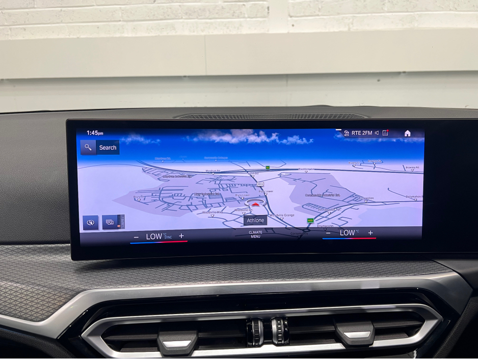 2023 BMW 3 Series - image 27