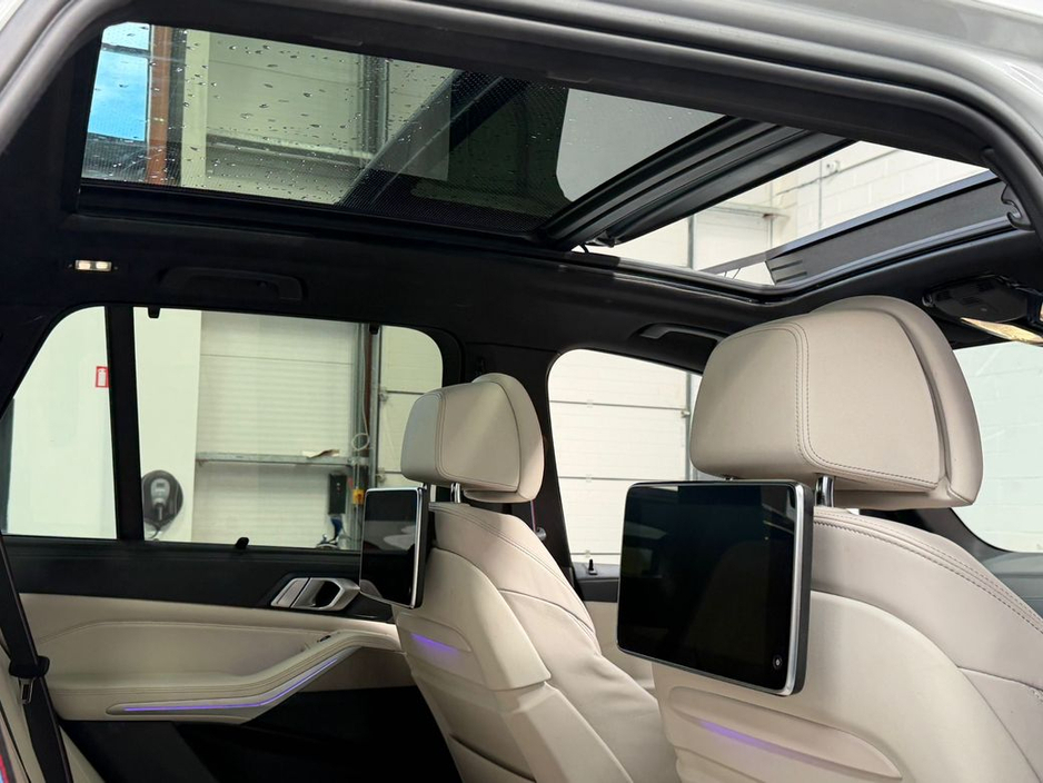2022 BMW X5 - image 24