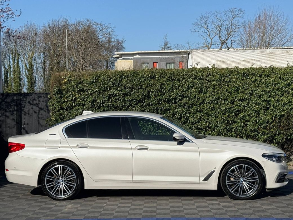 2018 BMW 5 Series - image 2