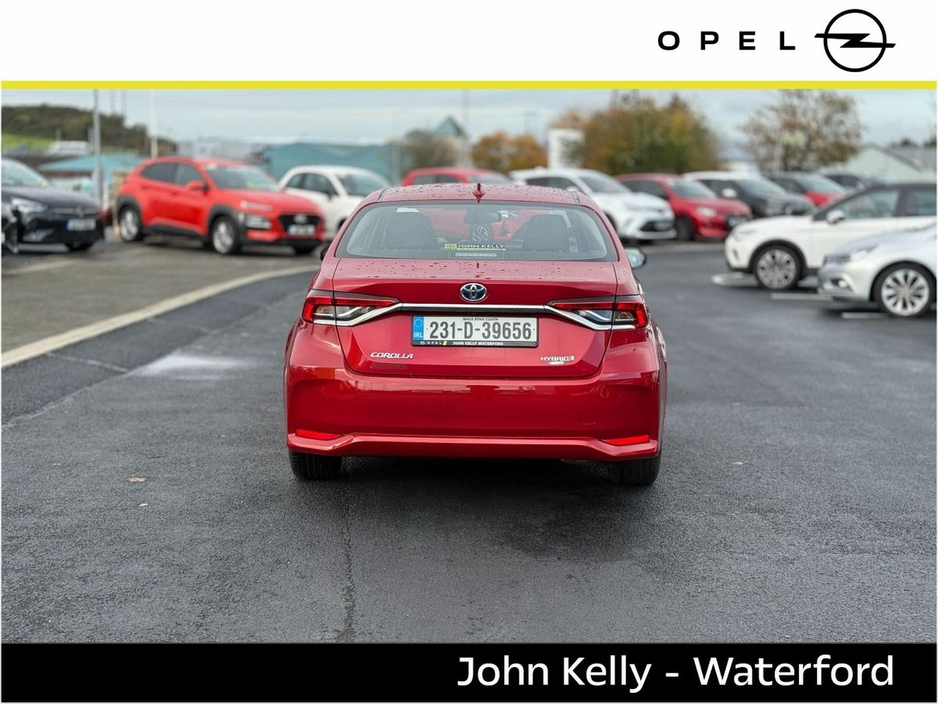 2023 Toyota Corolla 1.8 Hybrid Luna Saloon €22,450