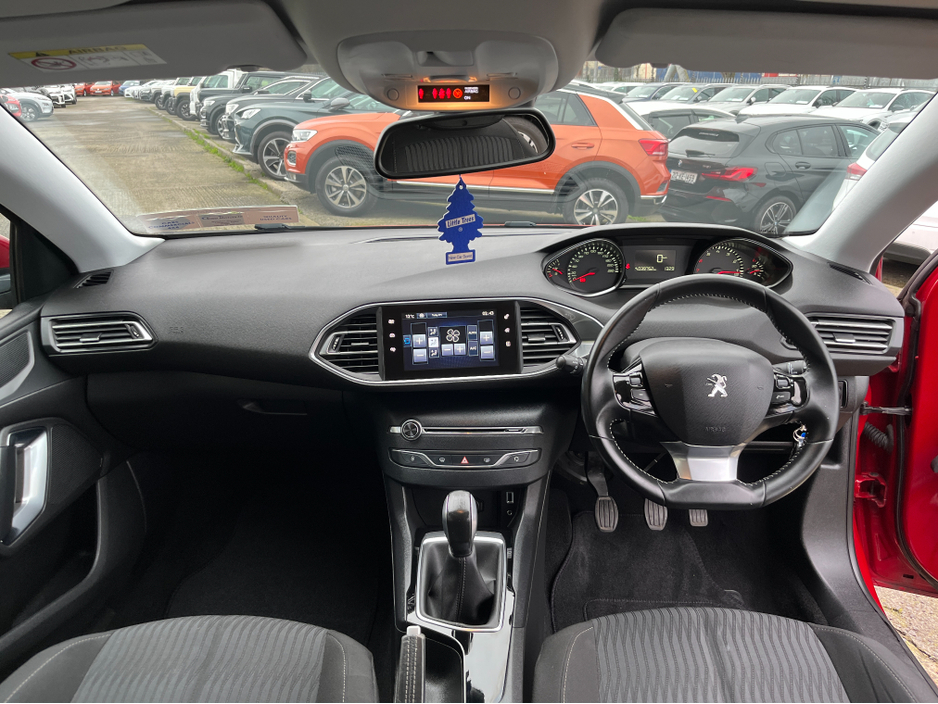 2017 Peugeot 308 - image 13