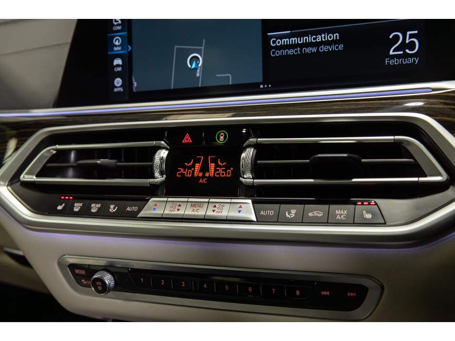 2021 BMW X5 - image 23