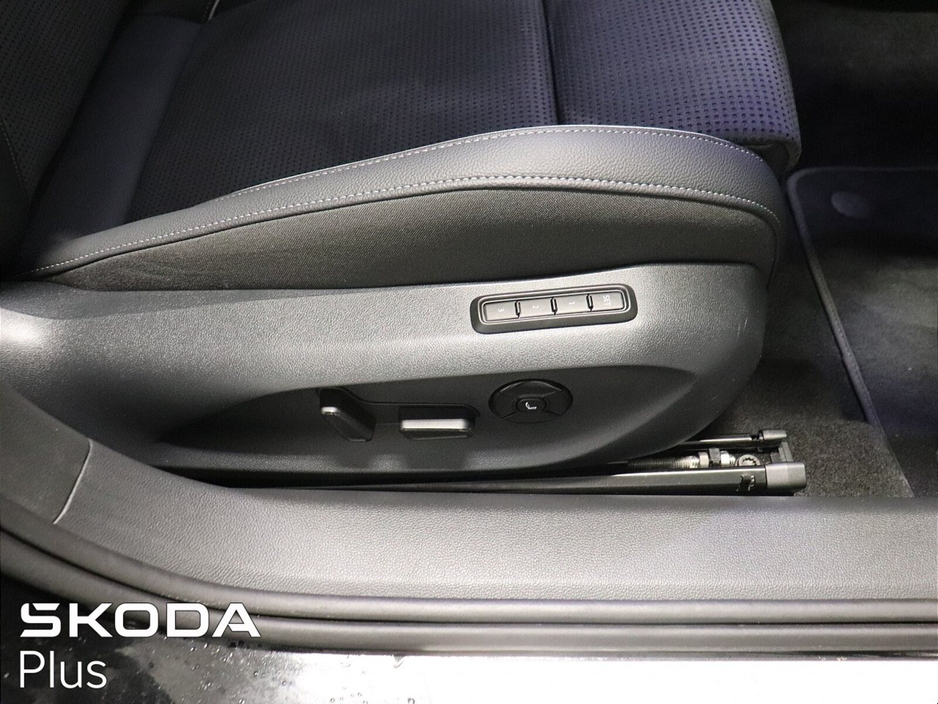 2025 Skoda Superb - image 27