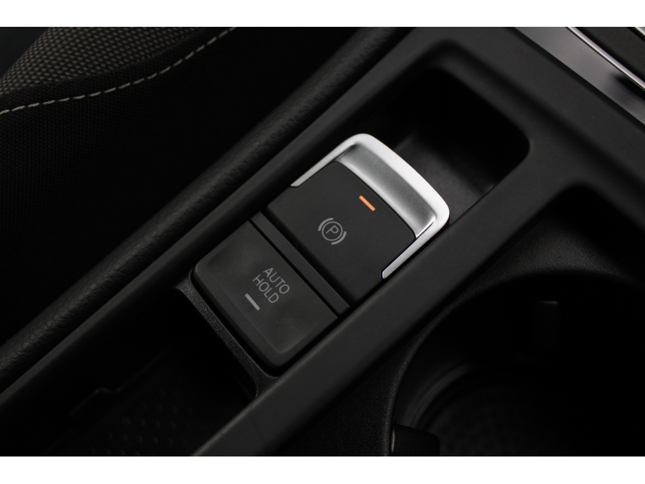 2015 Volkswagen Golf - image 19