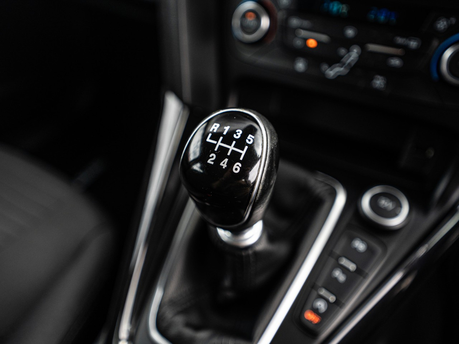 2016 Ford Focus - image 31