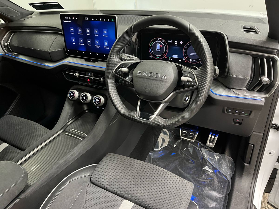 2025 Skoda Kodiaq Sportline IV 1.5TSi PHEV 204BHP - Reversing Camera - Climate Control - Sat Nav - Heated Seats - Keyless Start - Apple CarPlay/Android Auto €53,950