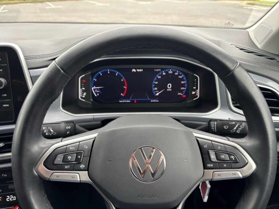 2024 Volkswagen T-Roc - image 15