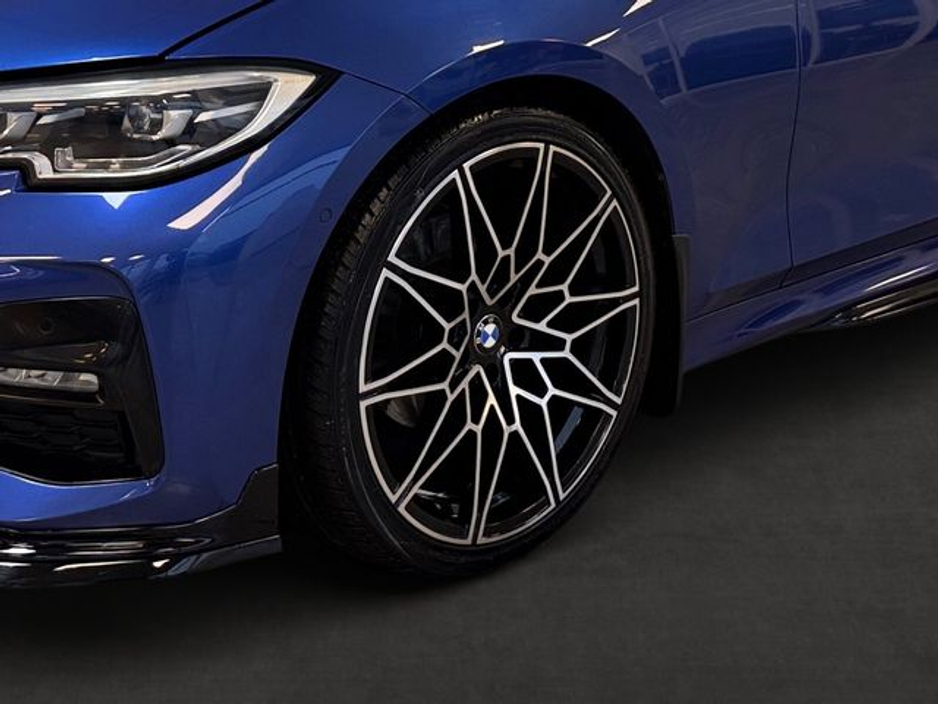 2019 BMW 3 Series - image 10