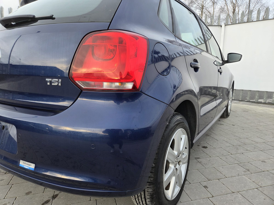 2012 Volkswagen Polo - image 12