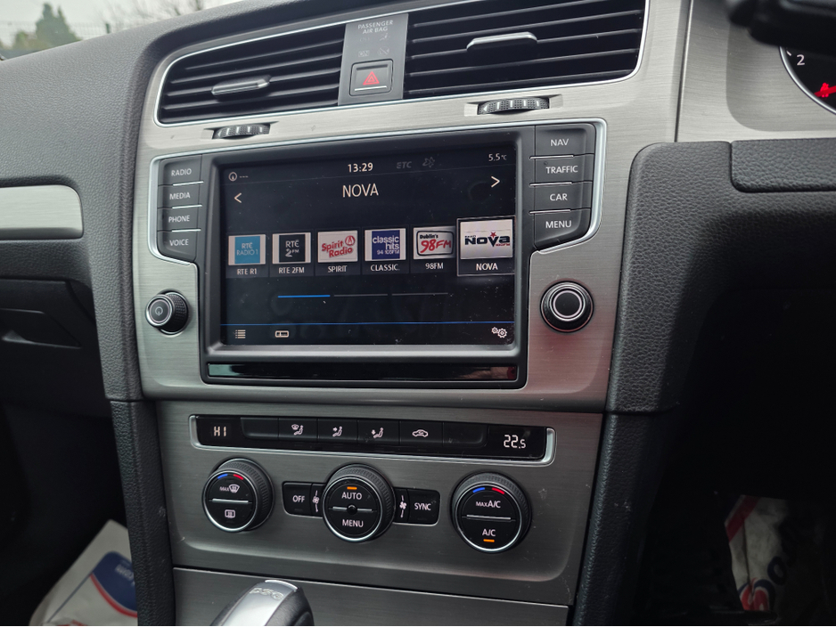 2017 Volkswagen Golf 1.2 TSI CARPLAY - ANDROID AUTO -  LANE ASSIST - PRIVACY GLASS  - REV CAMERA - LOW TAX BAND €15,950