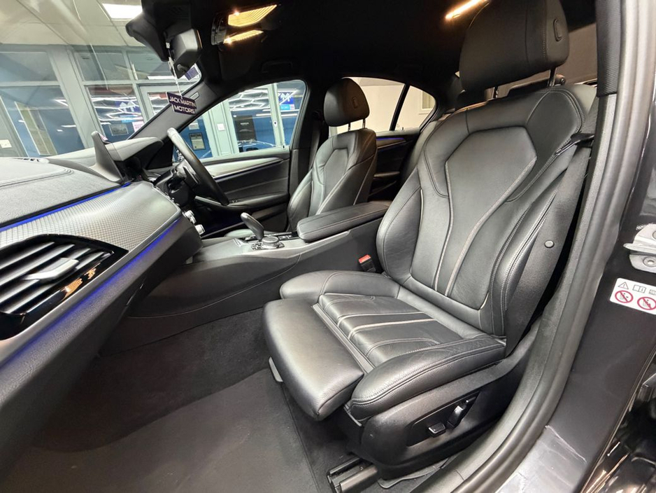 2019 BMW 5 Series - image 28
