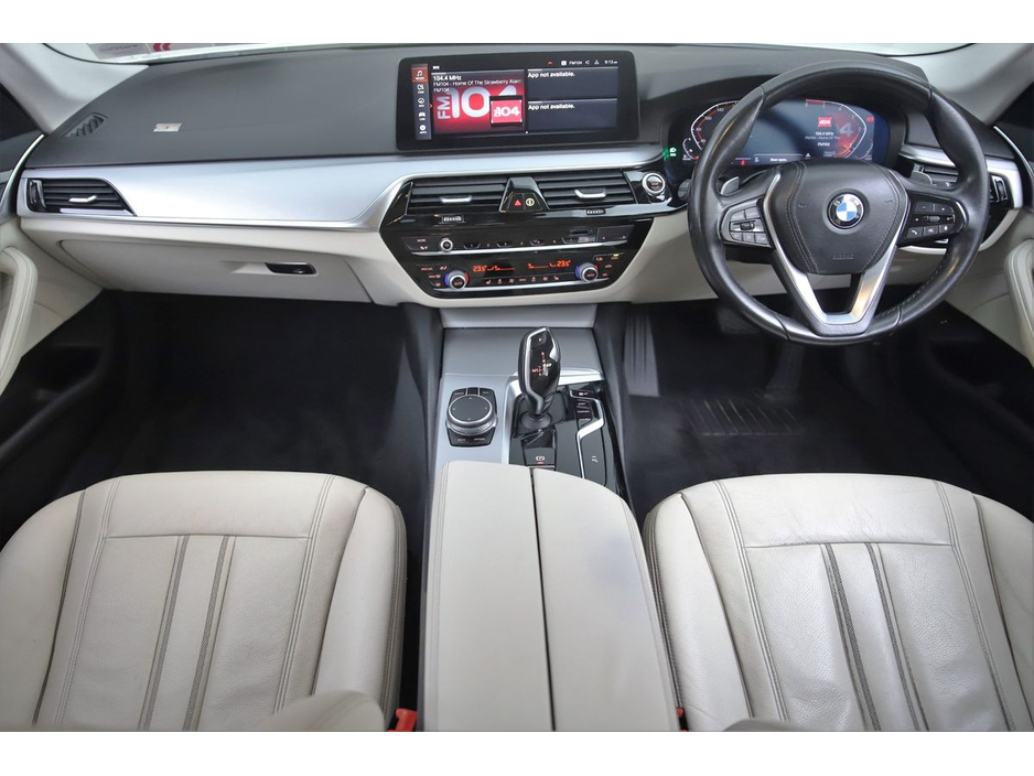 2021 BMW 5 Series - image 14