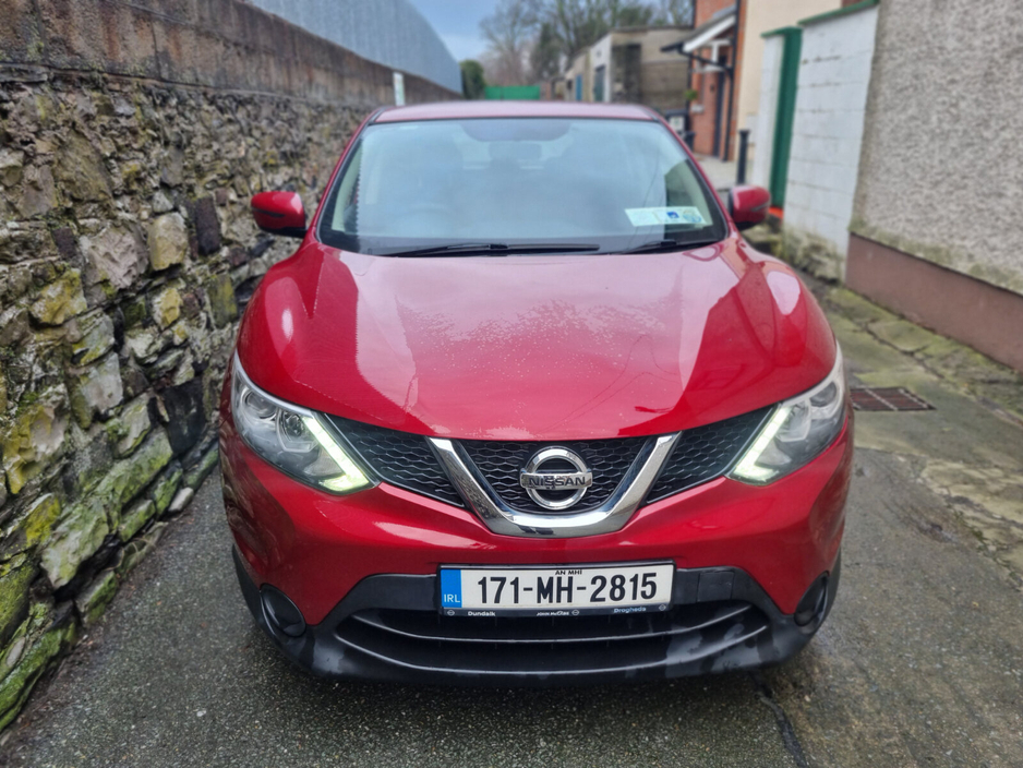 2017 Nissan Qashqai 1.2 PET XE CVT €10,000