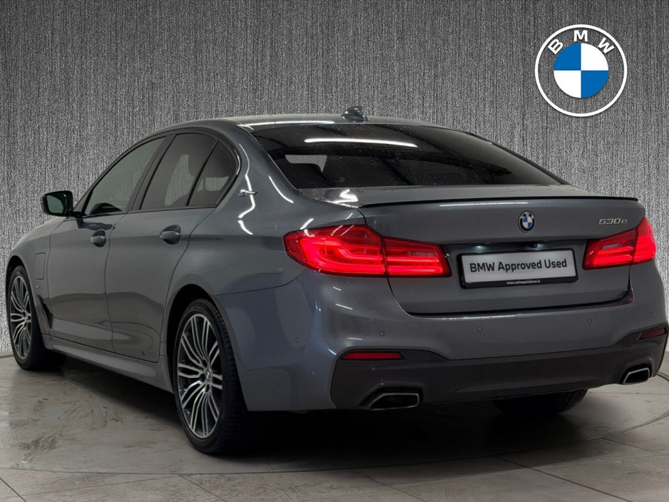 2019 BMW 5 Series - image 2