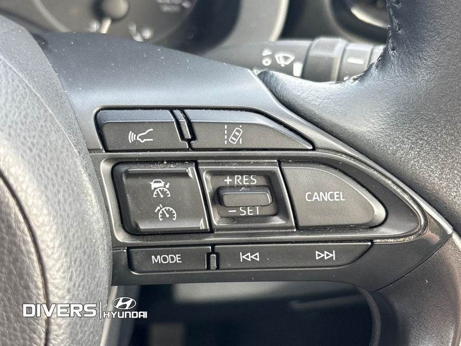 2022 Toyota Yaris - image 26